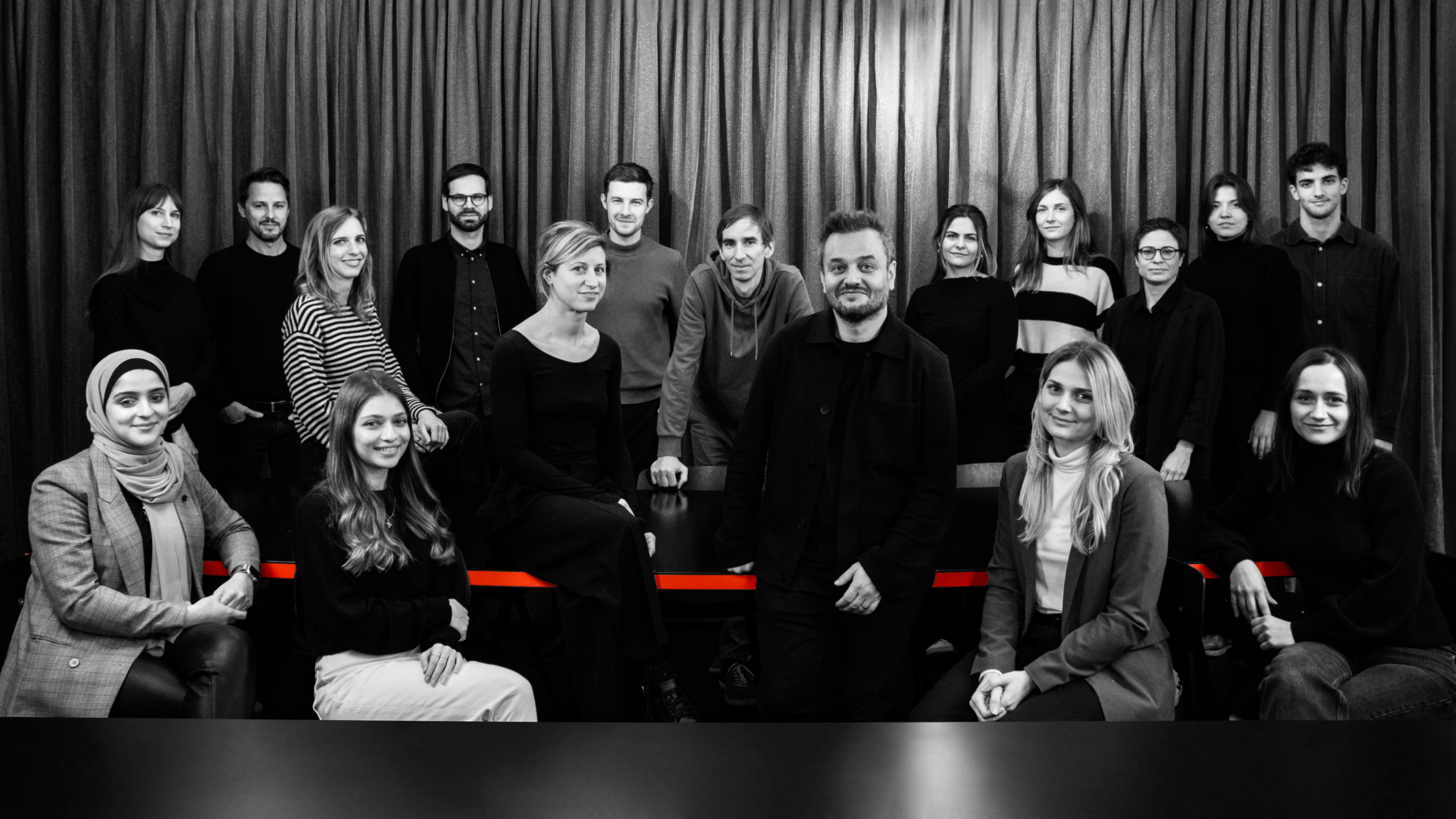 Teamfoto_MEGATABS_architekten_16x9